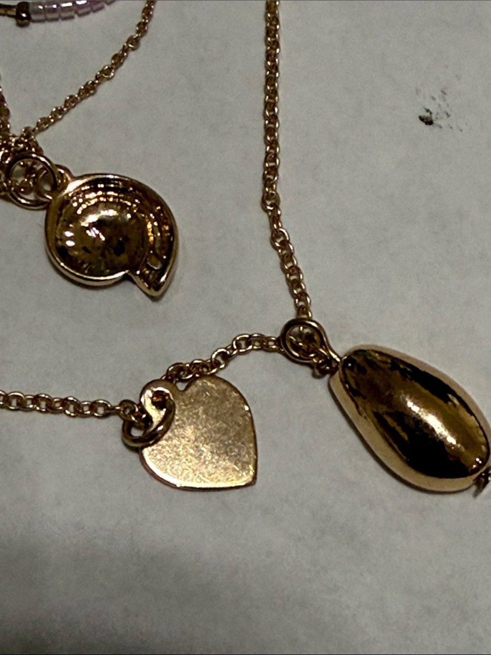 Gold Plated Layered Seashells and Heart Pendant Necklace Set from Anthropologie🔥 - Picture 14 of 16
